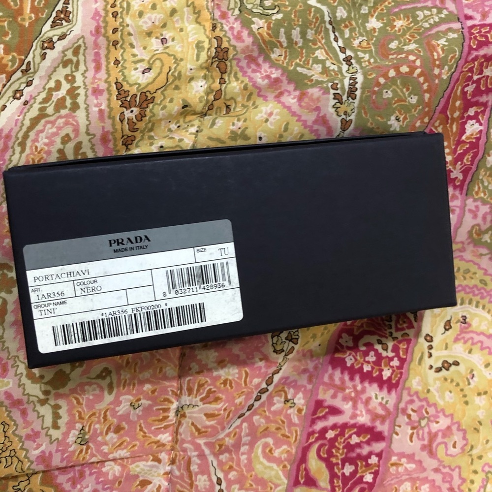 Empty Prada Box - Picture 3 of 3